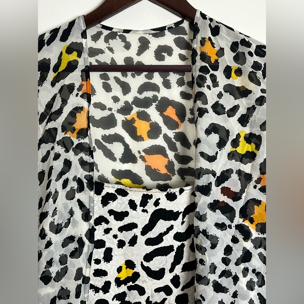 Silks by St. Gillian Vintage Leopard Print Silk Top with Matching Kimono - Picture 6 of 15